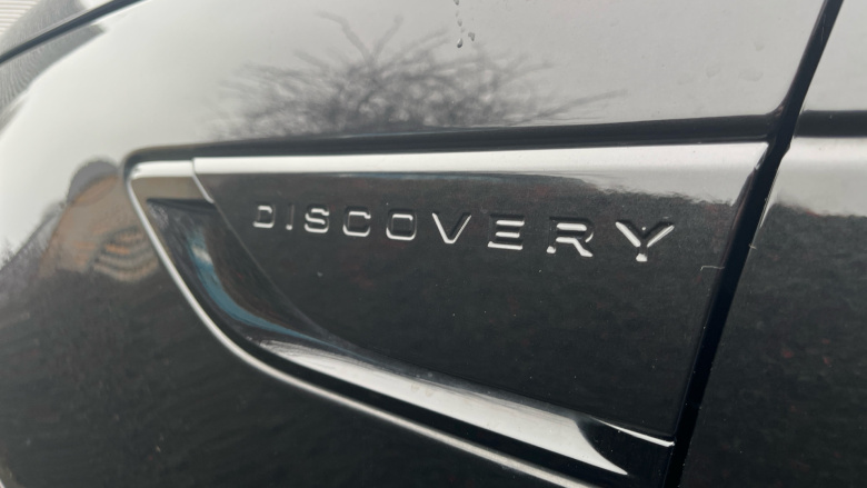 Land Rover Discovery 3.0 D300 R-Dynamic HSE 5dr Auto Diesel Station Wagon